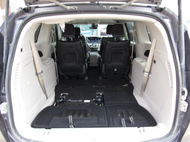 2023 Chrysler Pacifica Hybrid Touring L